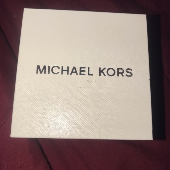 MK purple watch - Picture 2 of 7